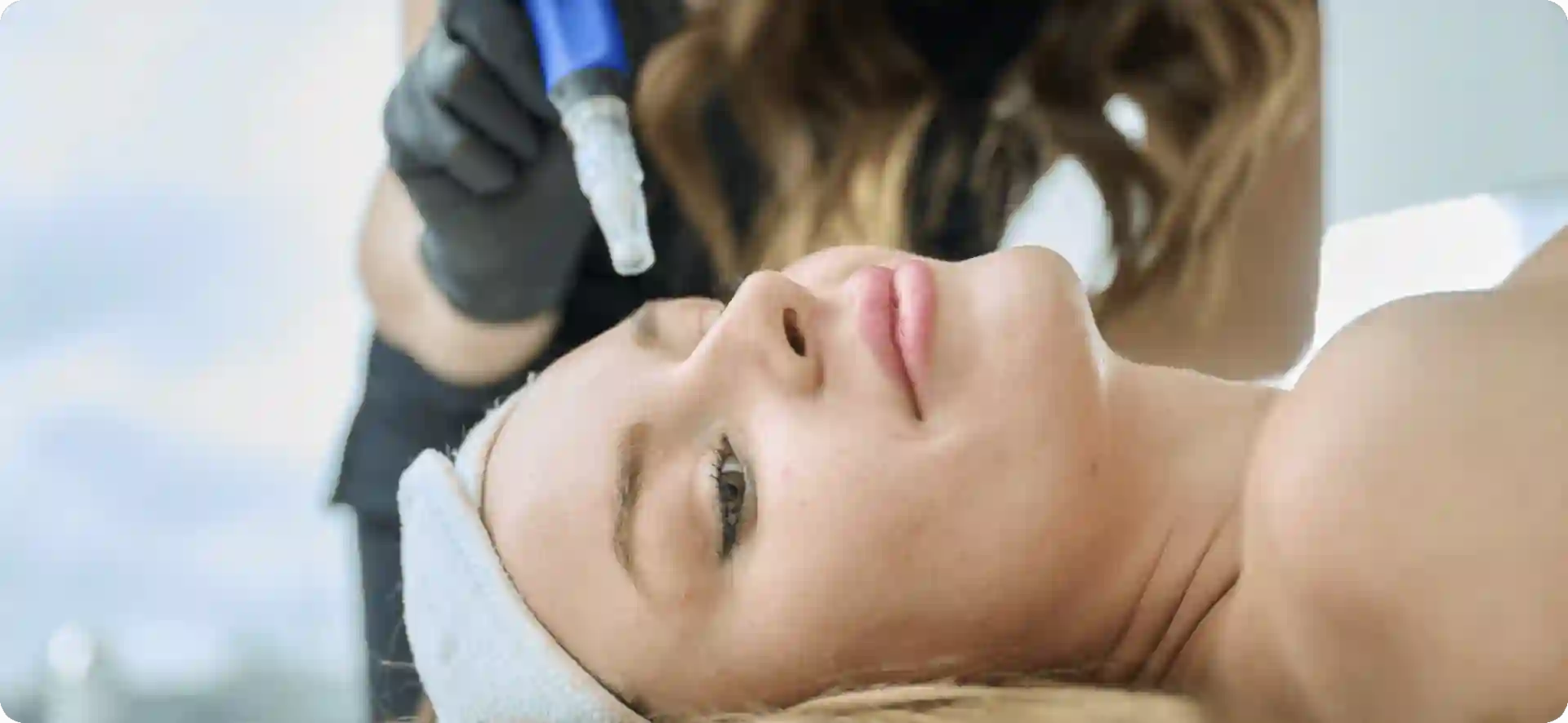 How Do Microneedles Trigger New Collagen and Elastin in Loose Skin Worksop?